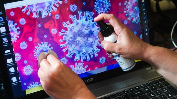 "Всё достало! Катитесь прочь!": Как не свихнуться на самоизоляции – психолог предупредил о роковых ошибках