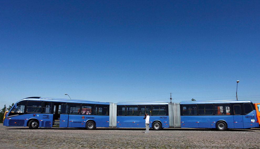 Длинный-предлинный автобус в Куритиба, Бразилия