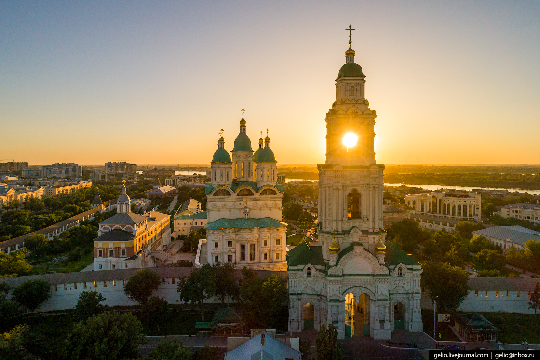 Астрахань с высоты кремль Троицкий и Успенский