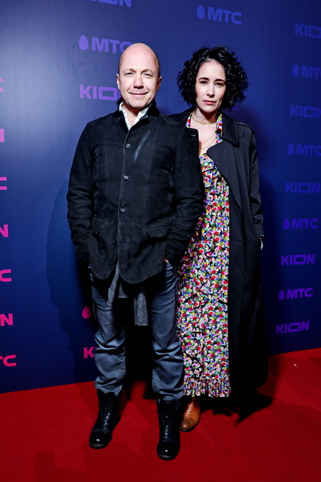 Евгений Стычкин и Ольга Сутулова впервые вышли в свет после рождения сына Звезды,Звездные пары