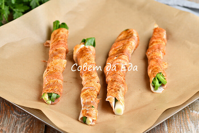 Закуска удивляет вкусом, количеством продуктов (их очень мало), способом и скоростью приготовления. На подготовку уходят считанные минуты, а на приготовление потребуется всего 10 минут.-7