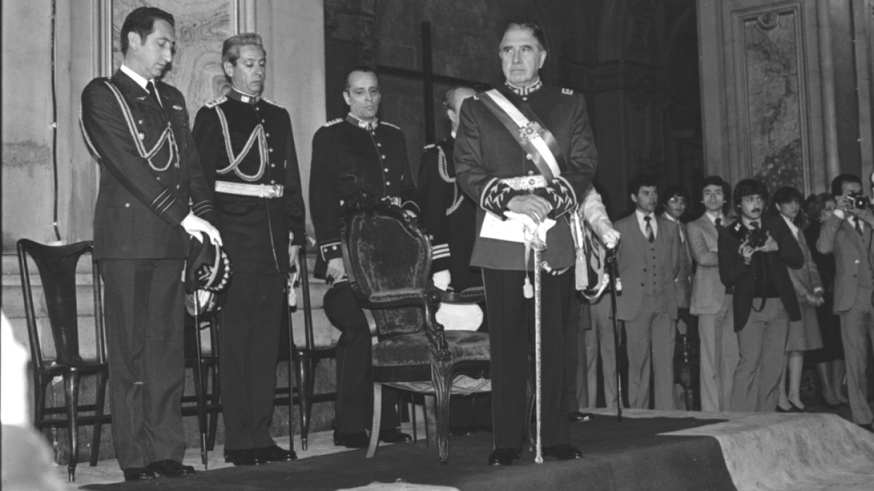 Тень Пиночета: почему Чили собирается изменить Конституцию Тень Пиночета: почему Чили собирается изменить Конституцию Весь мир