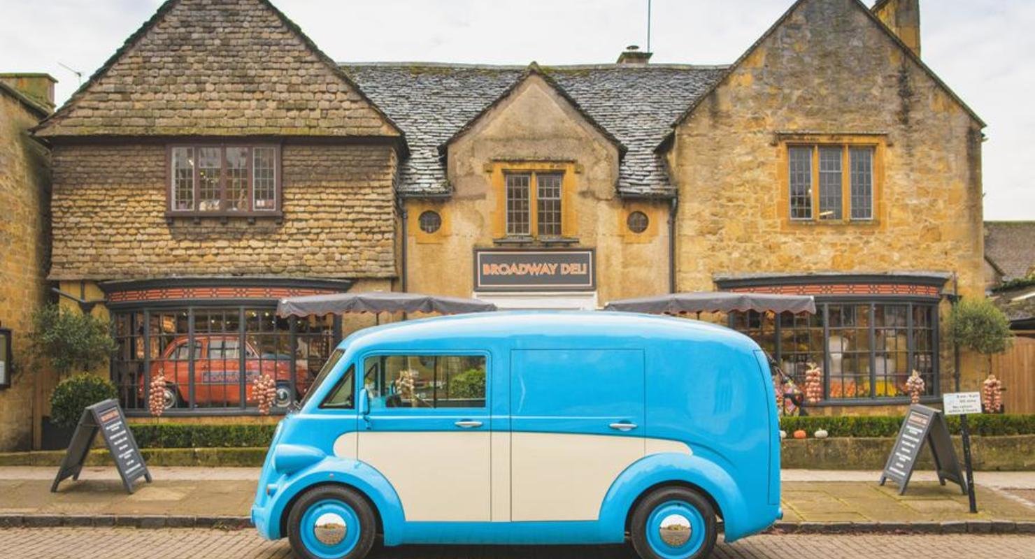 Ретро-электрический фургон Morris JE представлен широкой публике