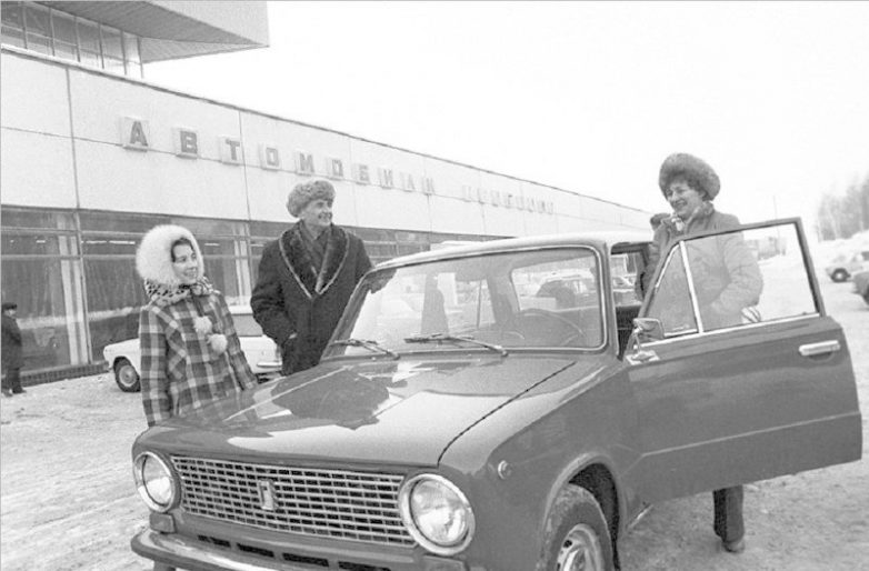 Как покупали машины в СССР? Как покупали машины в СССР? автомобили