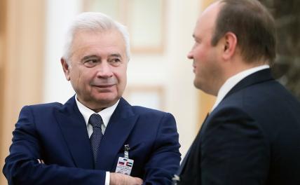 На фото: президент, председатель правления ПАО "Лукойл" Вагит Алекперов (слева)