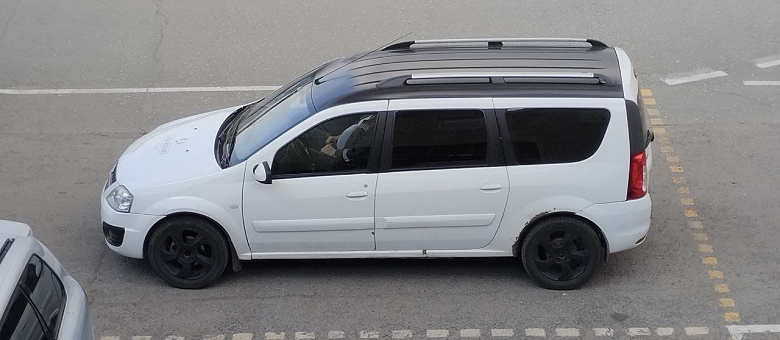 Редкий автомобиль Lada Largus VIP заметили на дорогах Тольятти