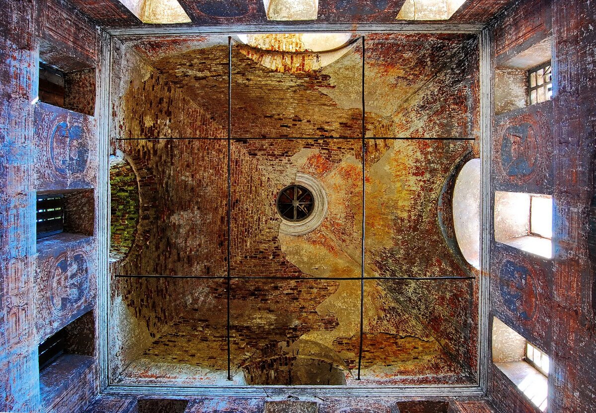 Почему одни старинные дома даже немцы не могли взорвать. А другие рассыпаются на глазах? Почему одни старинные дома даже немцы не могли взорвать. А другие рассыпаются на глазах? ремонт и строительство