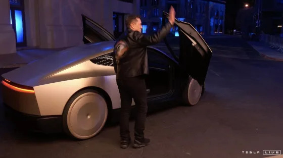 Tesla приступила к реальному тестированию роботакси без водителя