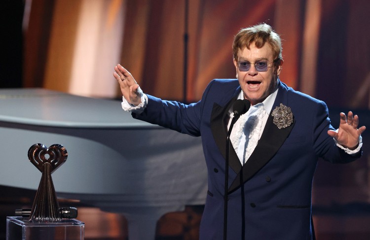 Меган Фокс, Ариана Гранде, Элтон Джон и другие на премии iHeartRadio Music Awards 2021 Меган Фокс, Ариана Гранде, Элтон Джон и другие на премии iHeartRadio Music Awards 2021 Звезды,Красная дорожка
