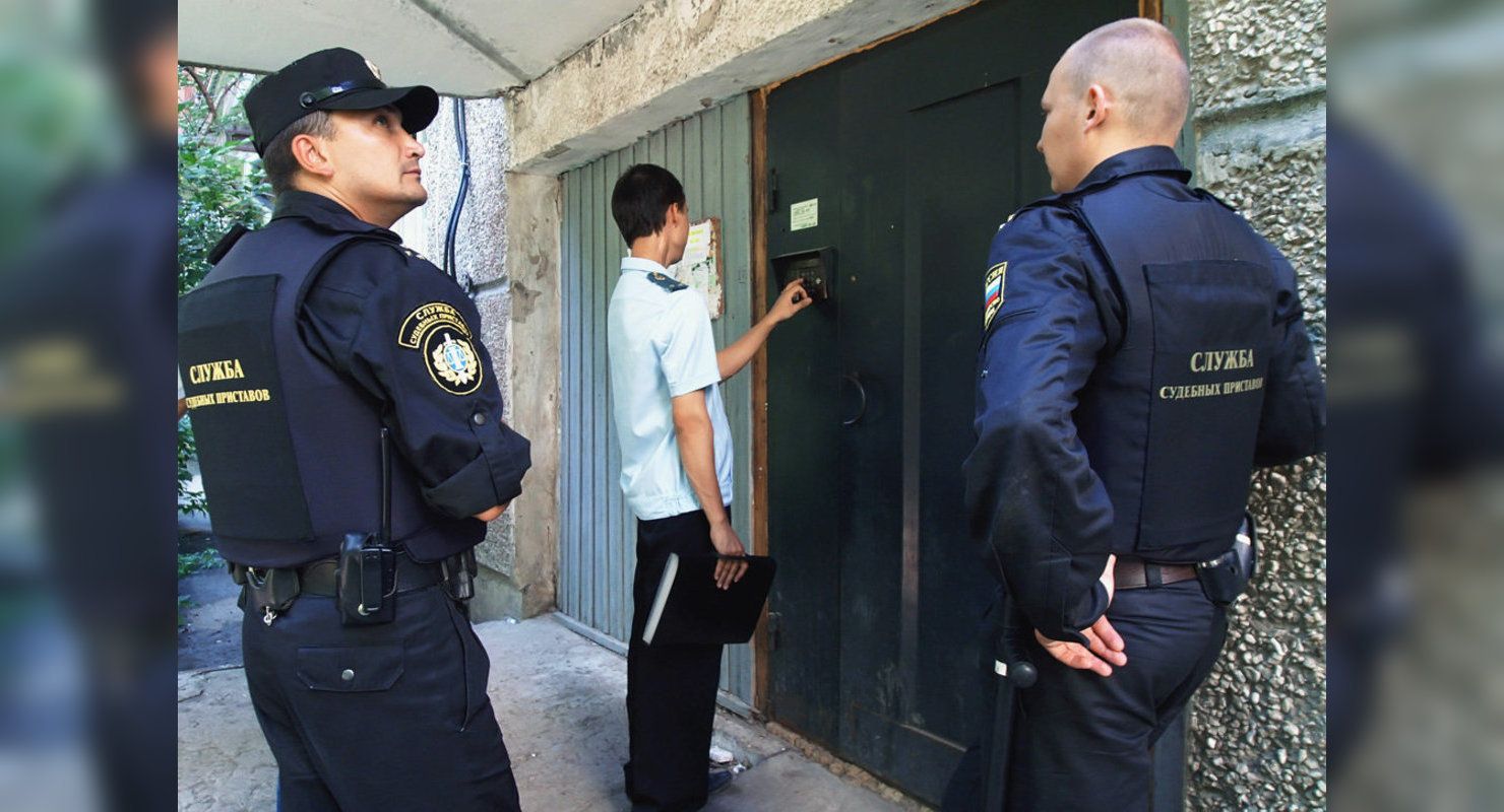 Россияне ежемесячно отдают приставам более 1 млрд рублей по штрафам