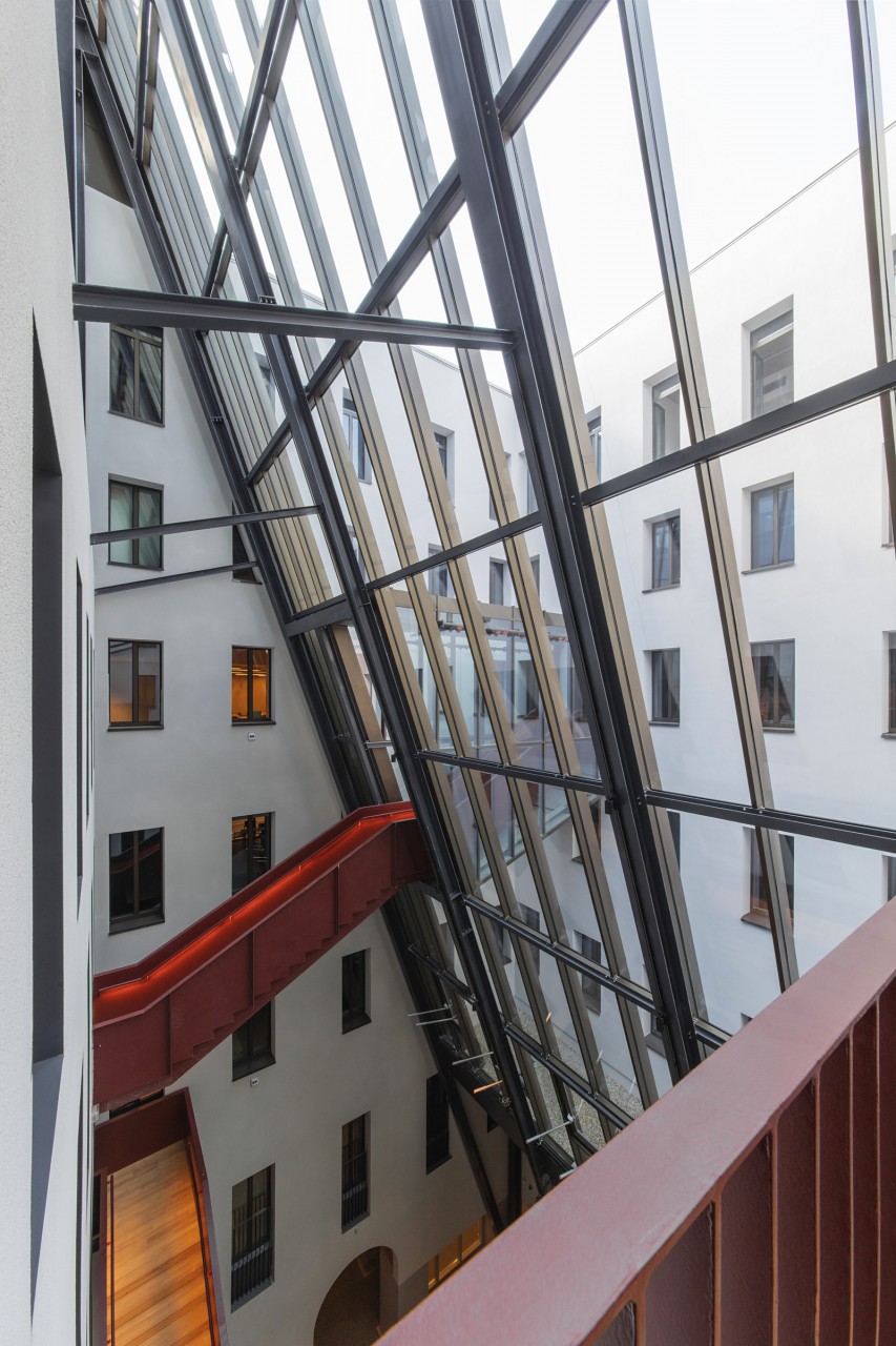 Интерьер и экстерьер Центрально-Европейского Университета в Будапеште