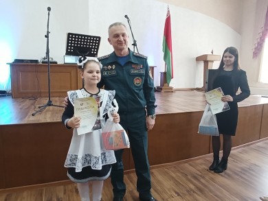 Спасатели вручили заслуженные награды юным Бобруйчанам.
