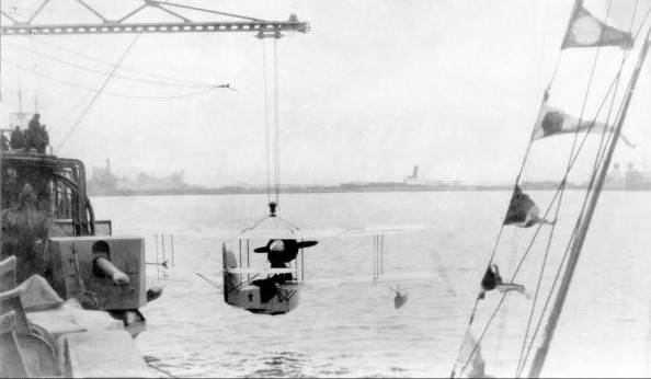 Боевые корабли. Крейсера. Красные «Светланы», которым не повезло Боевые корабли. Крейсера. Красные «Светланы», которым не повезло оружие