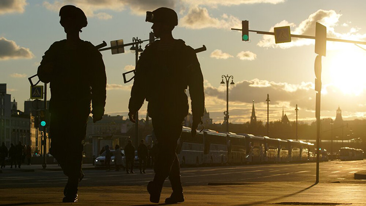 ОПЕРАЦИЯ "ВОЕНТОРГ": СЕКРЕТНАЯ СВЯЗЬ БРОНЕЖИЛЕТОВ С АЙФОНАМИ