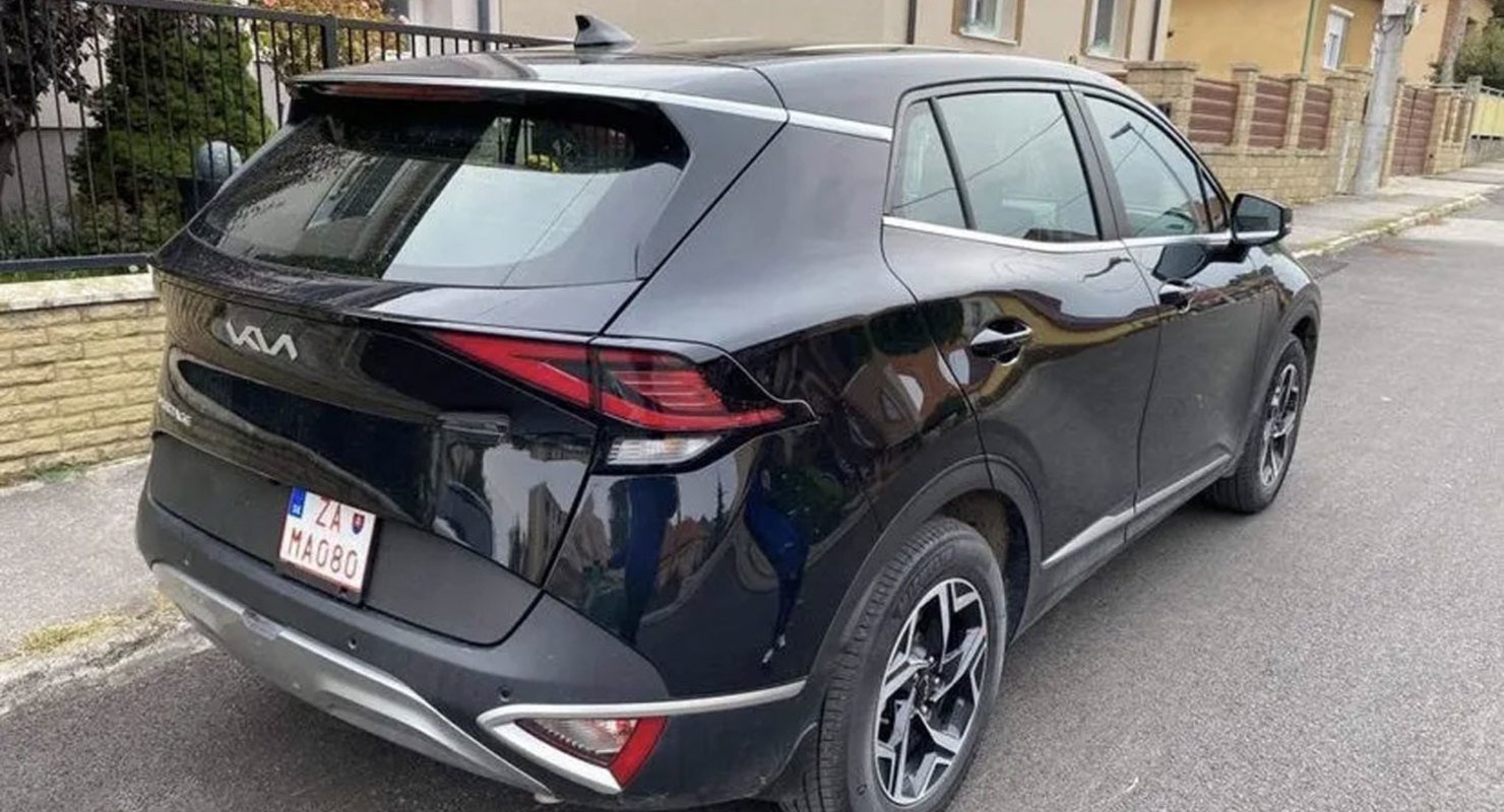 В Сети показали кроссовер Kia Sportage в базовой комплектации