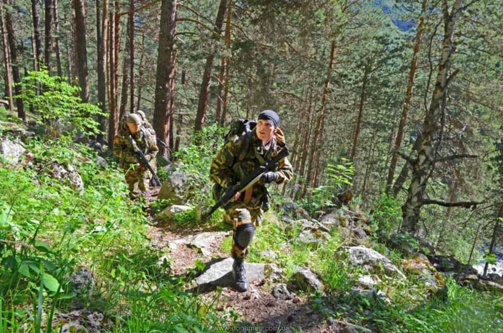 Фото военных в лесу