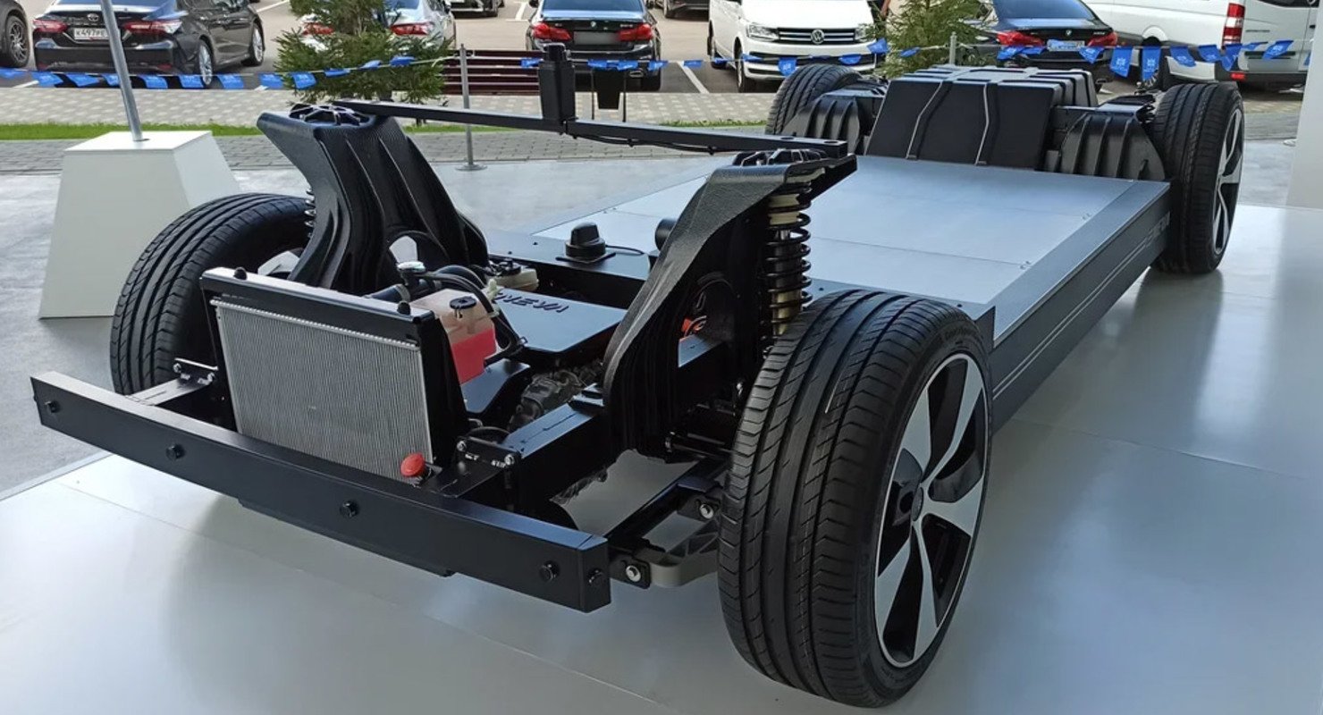 На международном форуме «Армия-2021» представили универсальную самоходную электроплатформу