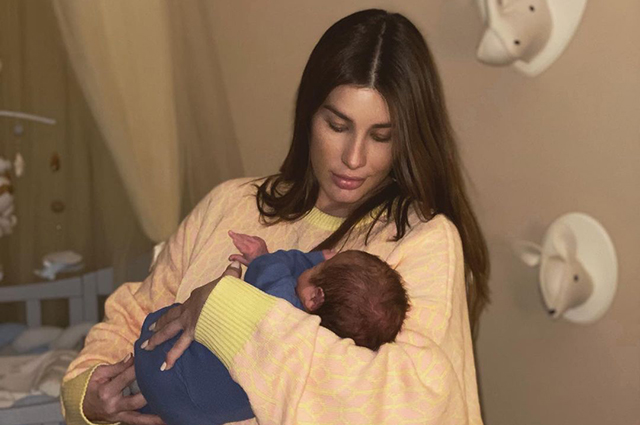 Кети Топурия поделилась первым снимком с новорожденным сыном