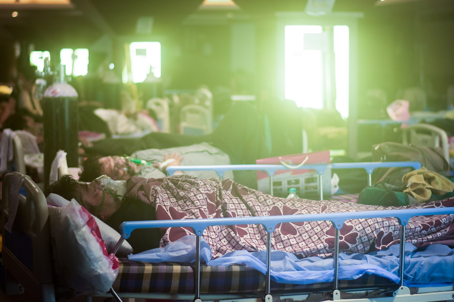 ПОЛИТИКА И COVID. КТО ЗАВЁЗ НА УКРАИНУ ОГРОМНУЮ ПАРТИЮ "СПУТНИКА V"? геополитика,украина