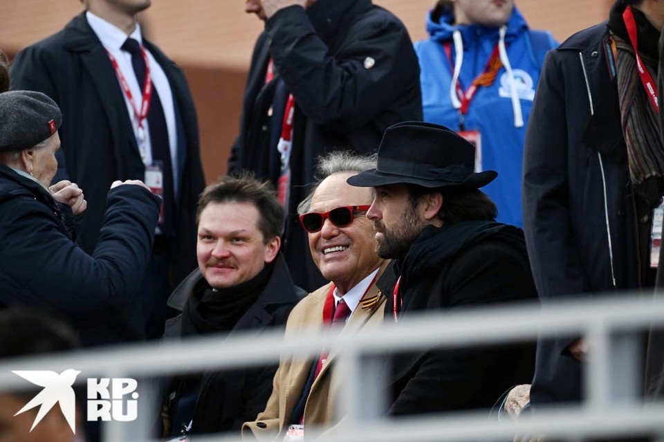 Режиссер Оливер Стоун Иван МАКЕЕВ
