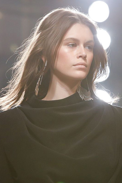 Неделя моды в Париже: Джиджи Хадид и Кайя Гербер на показе Isabel Marant осень-зима 2019/2020 Неделя моды в Париже: Джиджи Хадид и Кайя Гербер на показе Isabel Marant осень-зима 2019/2020 новости моды