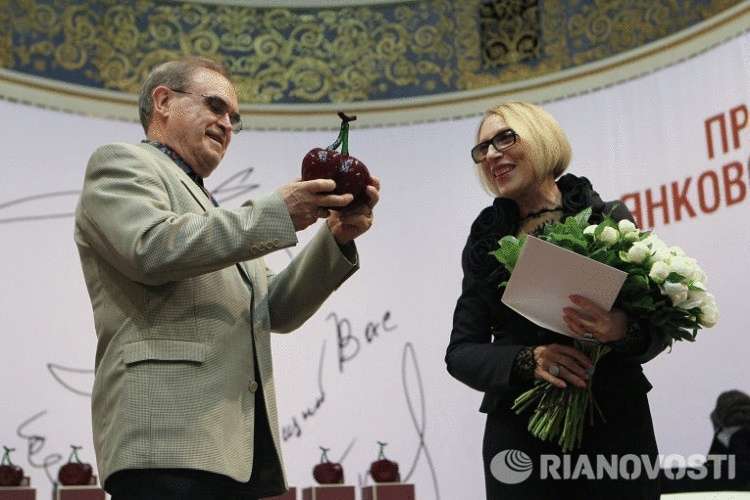 «Ты у меня красавица». Как роль Бабы-яги перевернула жизнь Инны Чуриковой и подарила любовь всей жизни актрисы