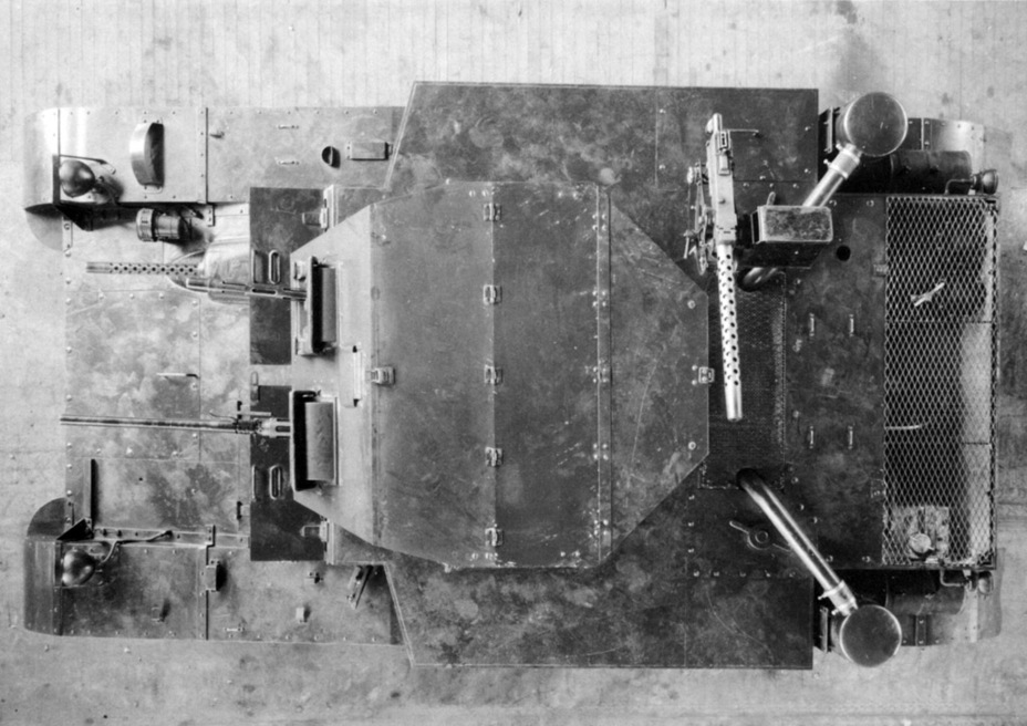 ​С ракурса сверху хорошо видны длинные трубы, идущие к воздушным фильтрам, характерные для дизельных танков - Броня для американской кавалерии | Военно-исторический портал Warspot.ru