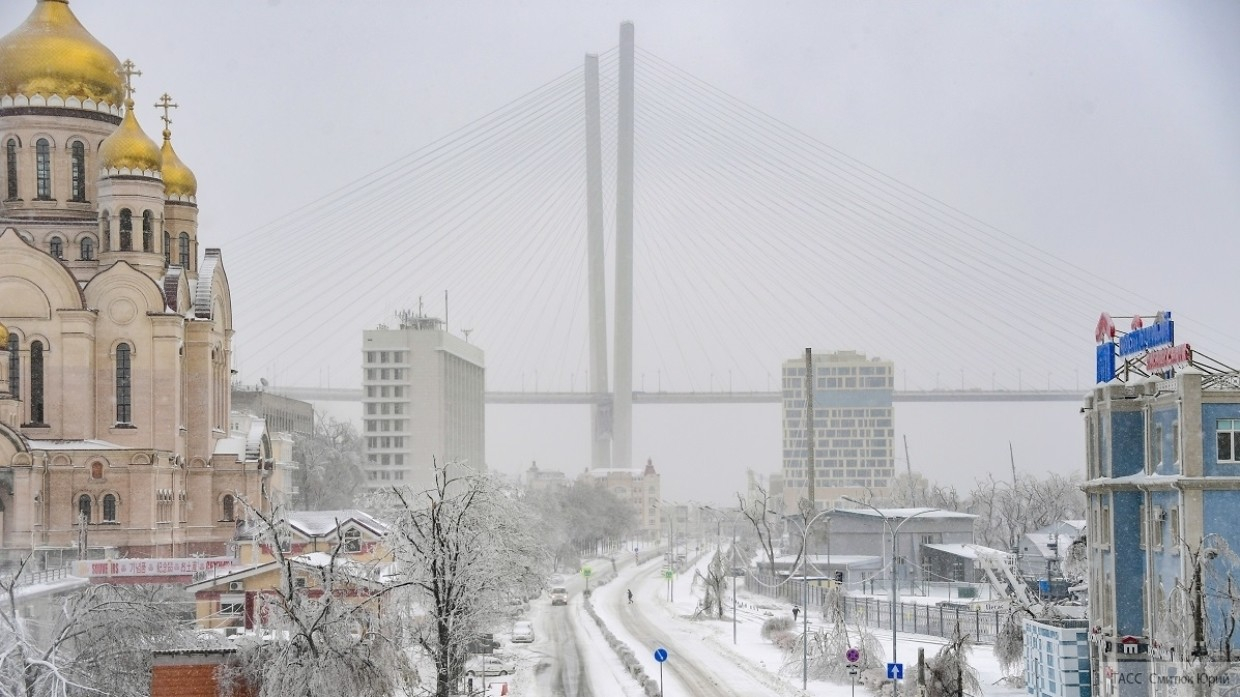 Владивосток в ноябре. Обледенение моста во Владивостоке 2020. Ледяной шторм во Владивостоке 2020. Остров русский Владивосток Обледенение. Ледяной дождь во Владивостоке 2020 мост.