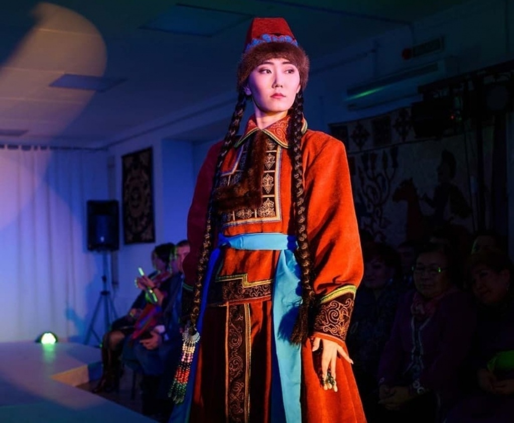 Конкурса-фестиваля этнической моды «Алтын Оймок.jpg