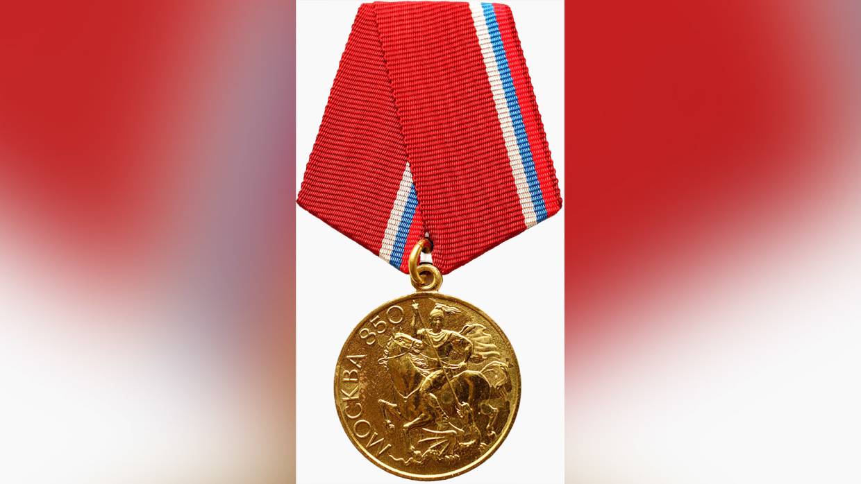 Артист Жигунов рассказал, как напугал Лужкова на церемонии вручения медали в честь 850-летия Москвы Общество