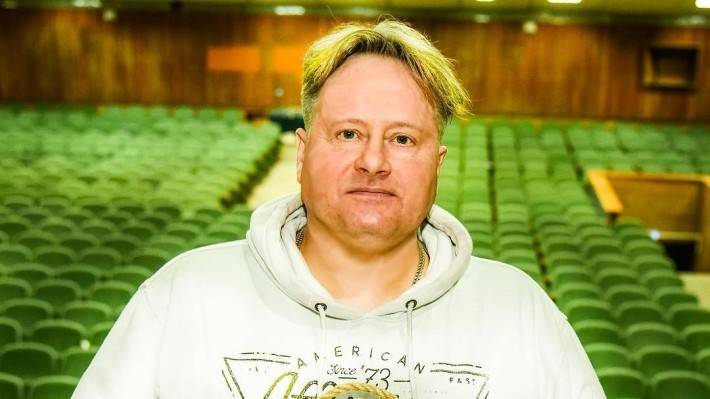 Поклонники с трудом узнали располневшую звезду «6 кадров» Эдуарда Радзюкевича Шоу-бизнес