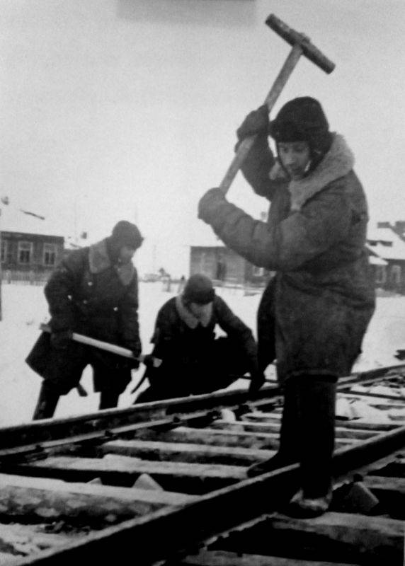 За прорыв блокады Красная армия заплатила тяжёлую цену За прорыв блокады Красная армия заплатила тяжёлую цену история