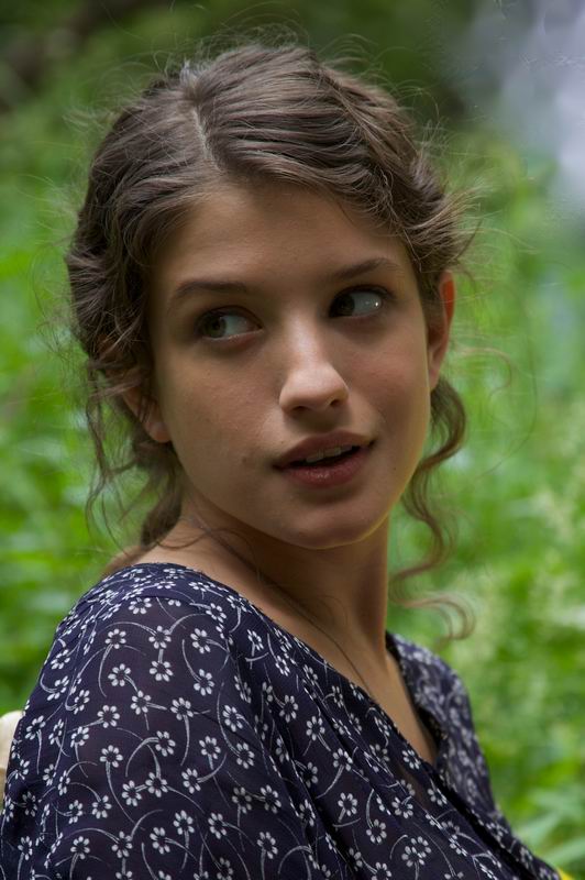 Красавица Анна Чипковская: роли, мужчины и особое отношение к семье перспективной актрисы Звезды