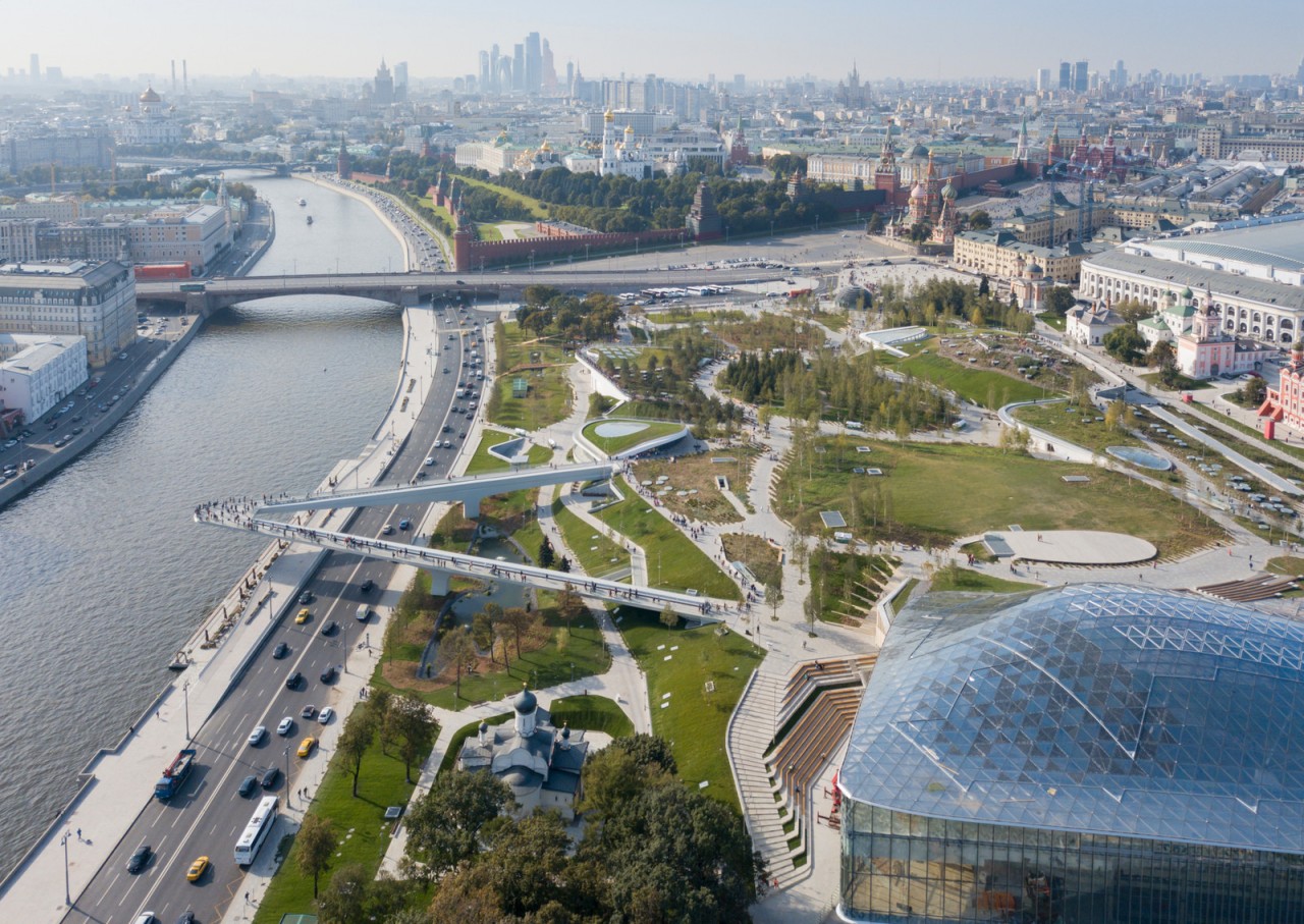 Прогулка по московскому парку «Зарядье»