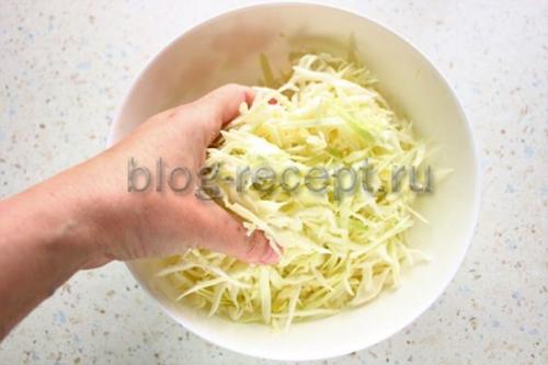 Салат капуста огурец уксус. Салат из белокочанной капусты с огурцом