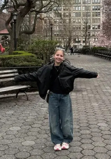 Максим Галкин* проводит каникулы с детьми от Аллы Пугачёвой в Нью-Йорке Галкин, Галкина, время, Пугачёвой, Гарри, Максима, видимости, недавно, после, соцсетях, этого, последнее, семья, Кипра, Максим, живёт, радикальной, демонстрировать, перебрались, одежде