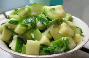 salat-kabachki
