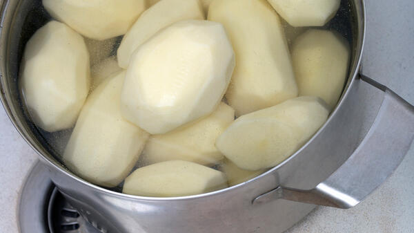 Как правильно варить картофель — секреты идеального гарнира - похожая новость на Toplenta