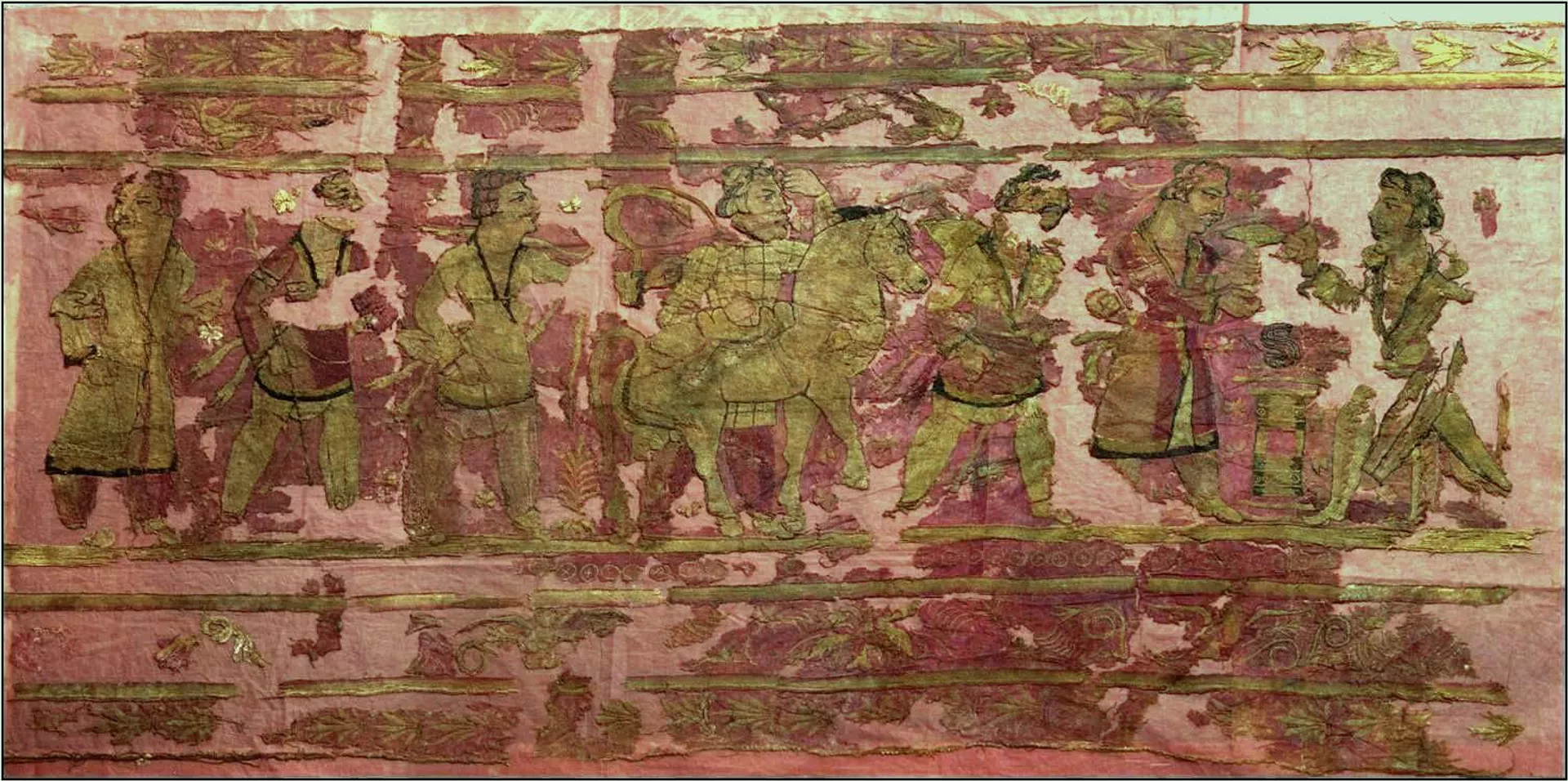 Вышитый ковер с изображением ритуала хаома, обнаруженный на месте захоронения Ноин-Ула - РИА Новости, 1920, 23.09.2022