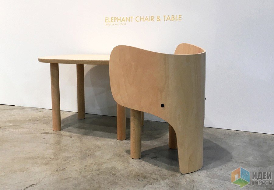 Стол и стулья: слоники в детской