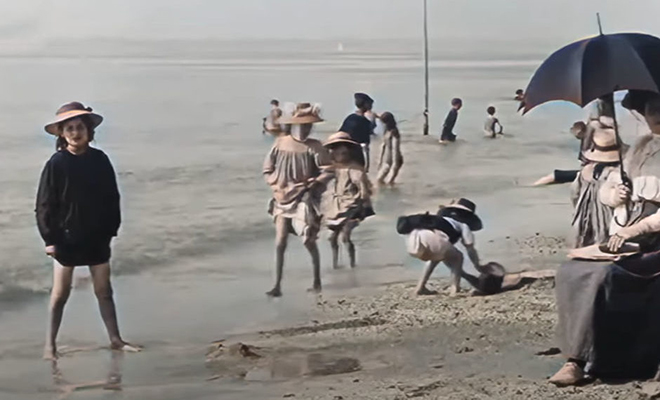 День на пляже в 1899 году. Одно из первых видео в мире восстановили в цвете