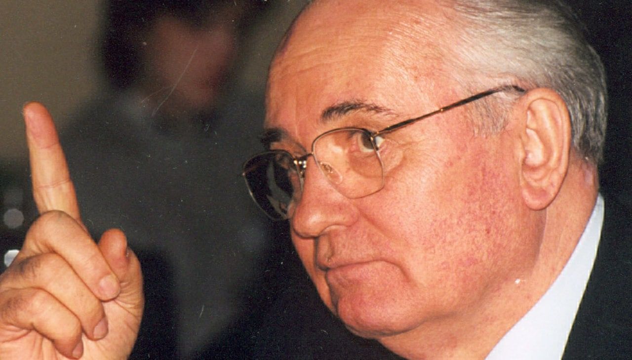 Могильщик Большой России: юрист Беше-Головко о смерти последнего лидера СССР