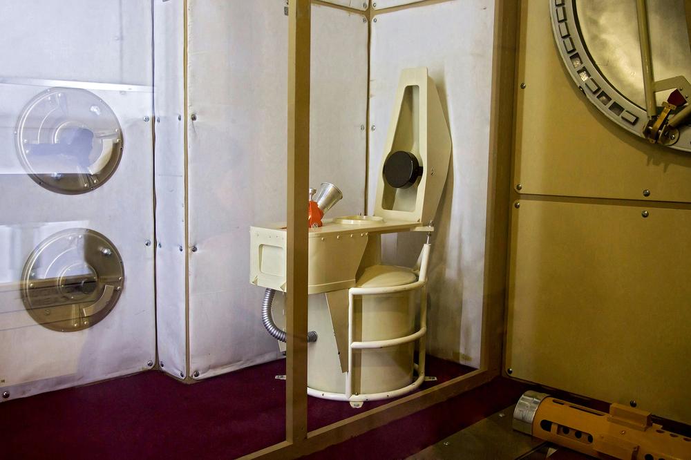 Как устроен туалет на космическом корабле отходы, Artemis, отходов, чтобы, туалет, корабль, Orion, космического, системы, шаттла, космосе, борту, космический, возможности, этого, помощью, деваются, сходить, используют, космос