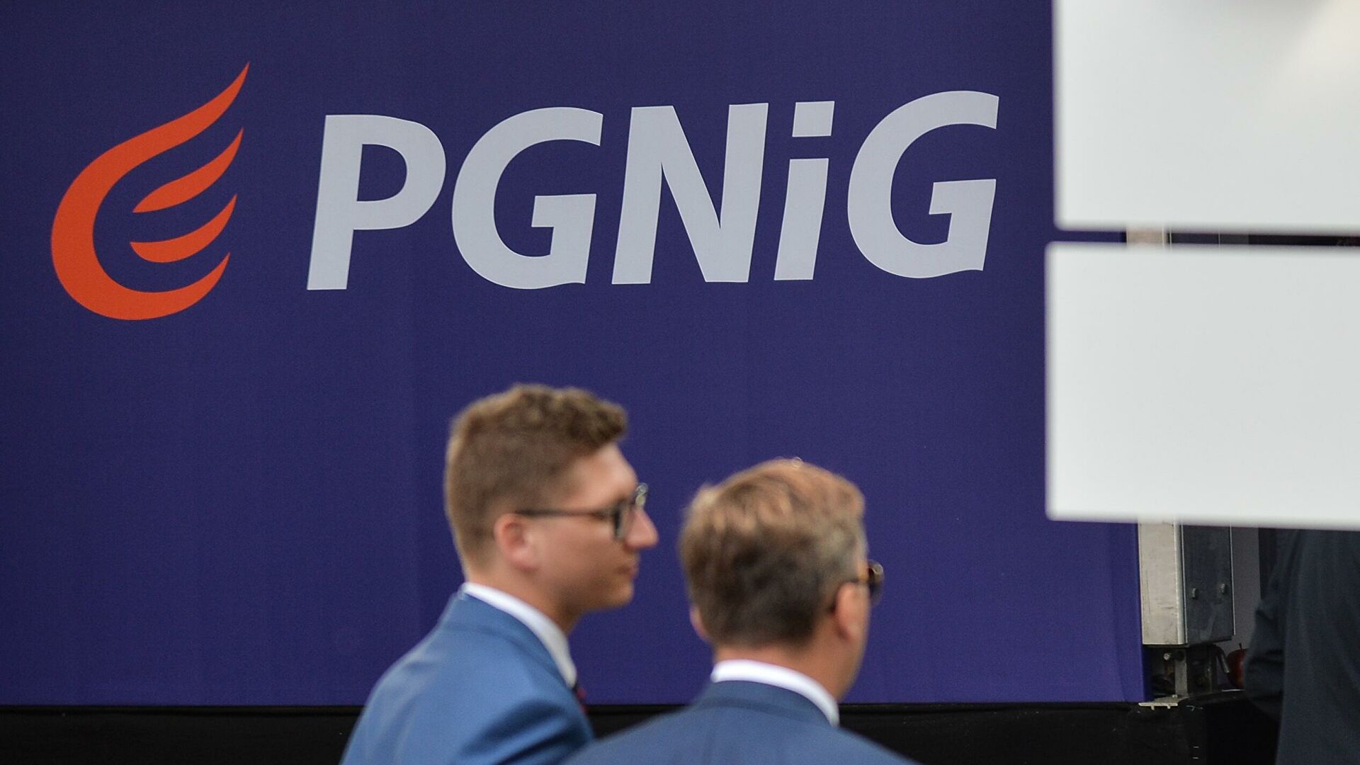 Баннер с логотипом Польской нефтяной и газовой компании PGNiG - РИА Новости, 1920, 14.01.2022