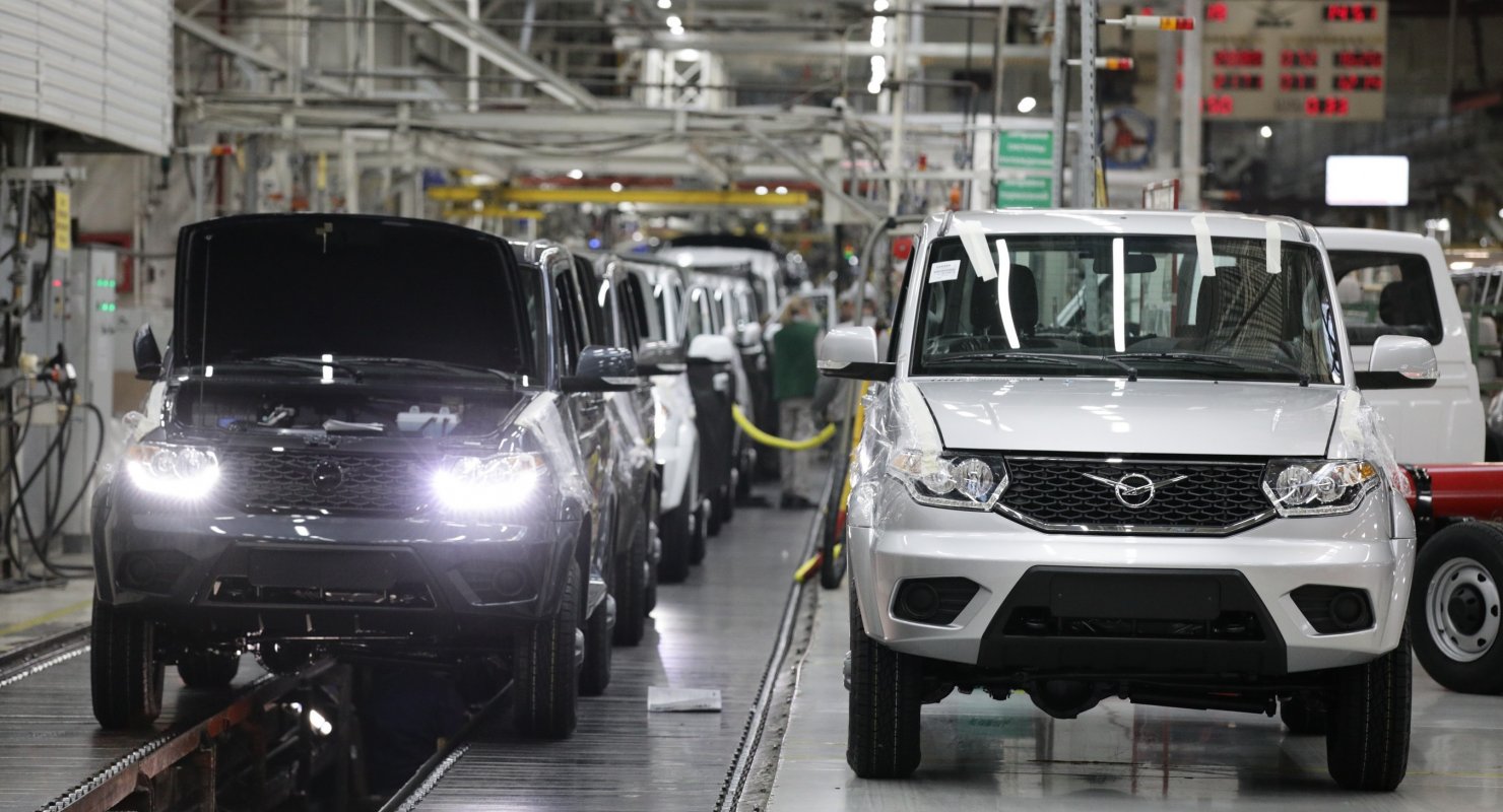 Продажи автомобилей УАЗ в России в сентябре снизились на 12%