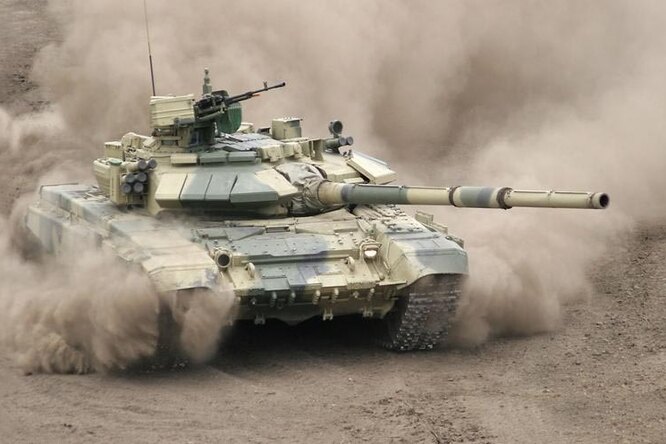 Какой танк сильнее: российский Т-90 против американского Абрамса