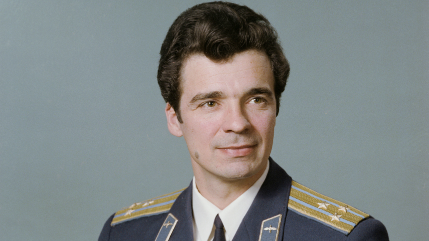 В Подмосковье началась церемония прощания с космонавтом Вячеславом Зудовым
