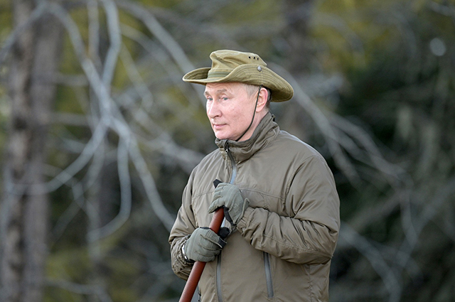 Рыбалка, медведи и ночевка в палатках: как Владимир Путин провел отпуск в Сибири Новости