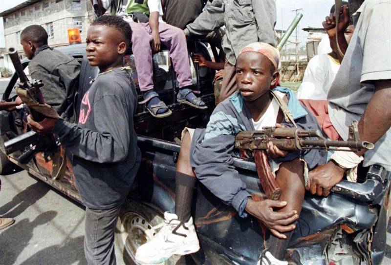 Чарльз Тейлор: полевой командир, президент, международный преступник история