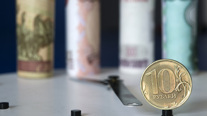 Новости России сегодня 23 апреля 2020 — Экономить на алкоголе, одежде и косметике